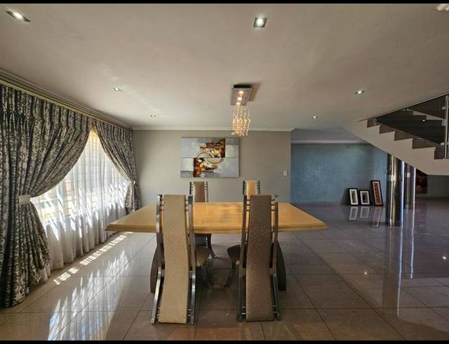 8 BEDROOM PROPERTY TO RENT IN WATERKLOOF RIDGE